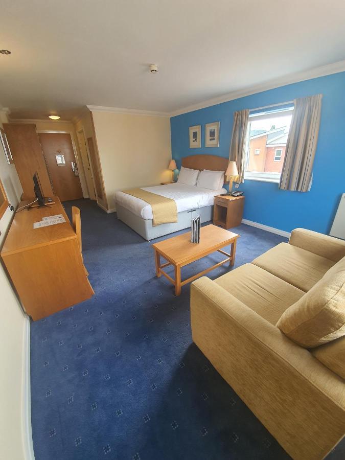 The Telford Whitehouse Hotel ภายนอก รูปภาพ