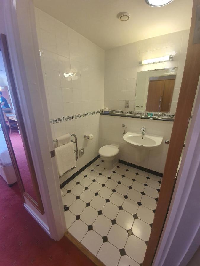 The Telford Whitehouse Hotel ภายนอก รูปภาพ