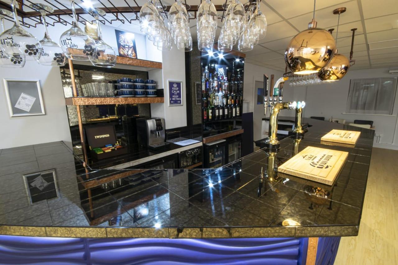 The Telford Whitehouse Hotel ภายนอก รูปภาพ