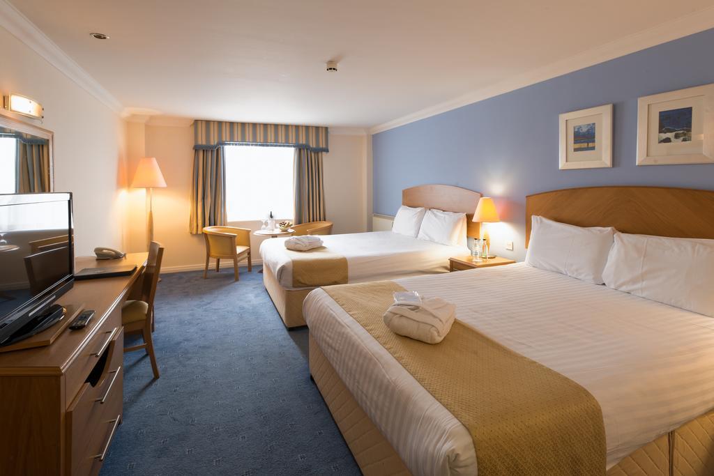 The Telford Whitehouse Hotel ภายนอก รูปภาพ