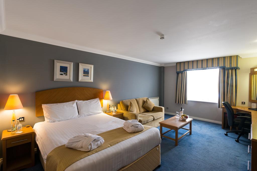 The Telford Whitehouse Hotel ภายนอก รูปภาพ