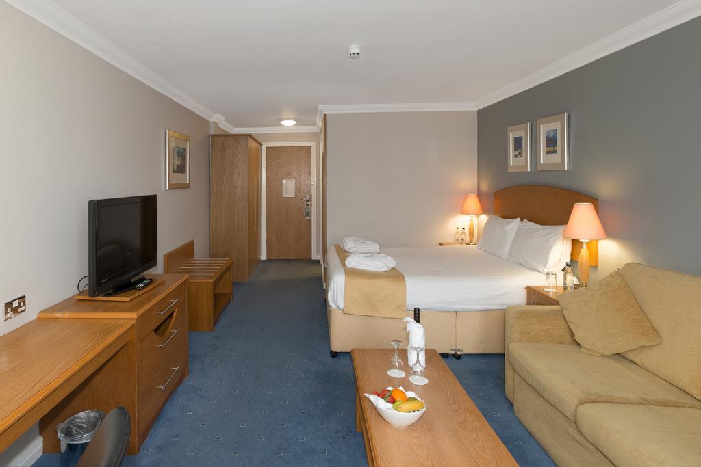 The Telford Whitehouse Hotel ภายนอก รูปภาพ