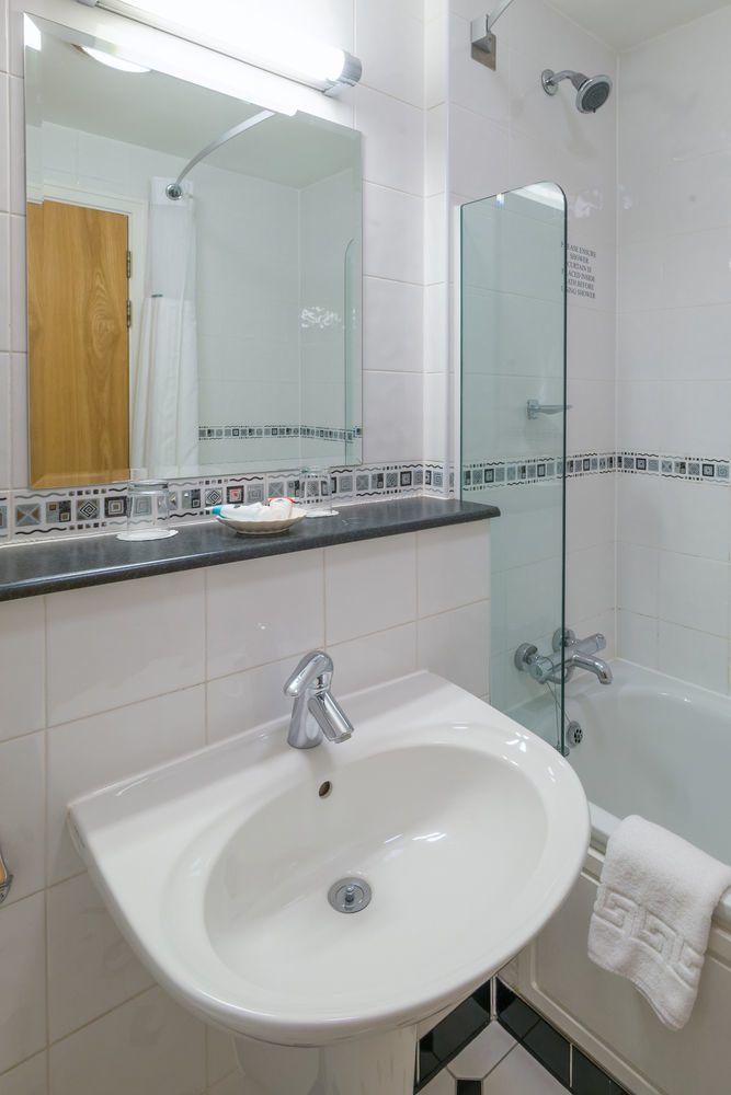 The Telford Whitehouse Hotel ภายนอก รูปภาพ